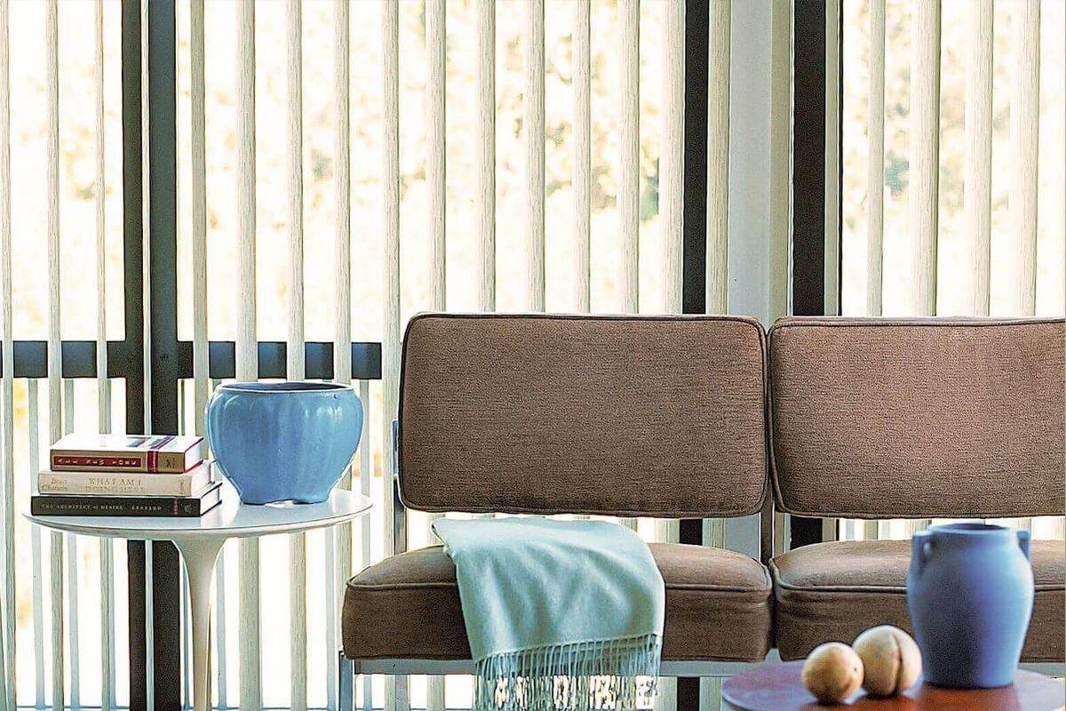 Vertical blind Hawthon in Pearl color in the family room reading area.
