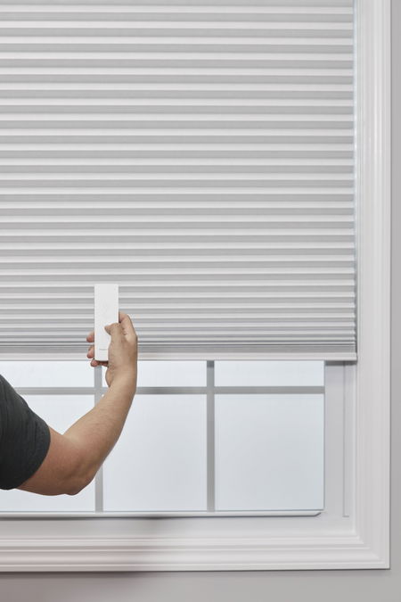 Easy Light & Privacy Control Easy Light & Privacy Control