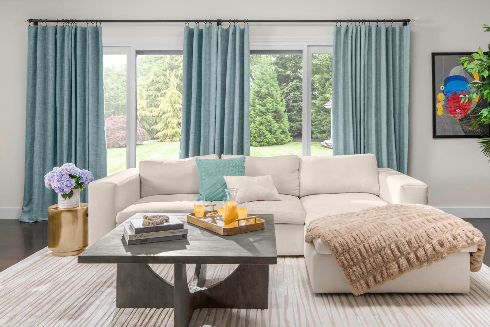 Bold Color Accents in Curtain Trends