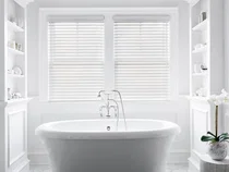 faux-wood-blinds in bathroom